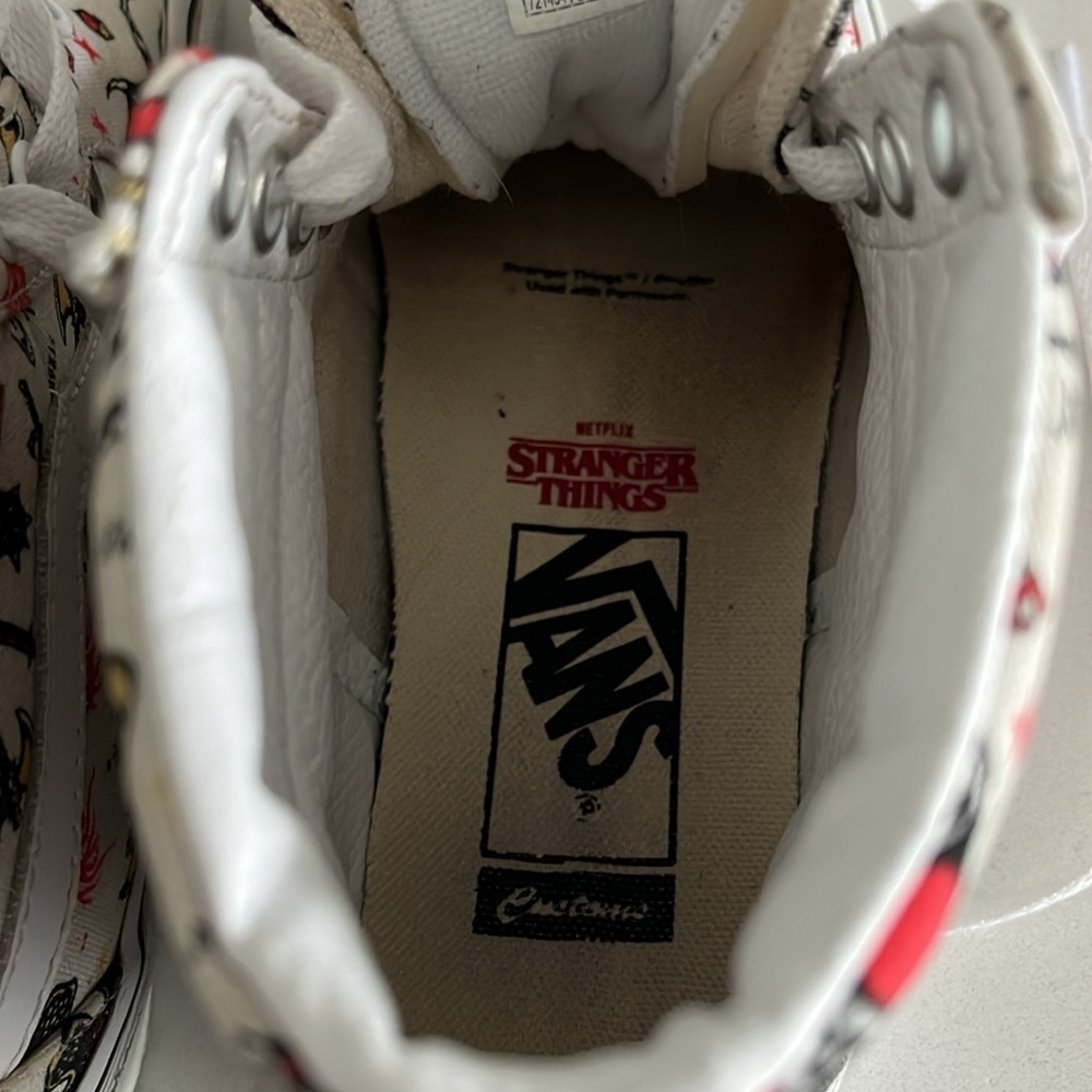 Vans Stranger Things Collection - Picture 10 of 11